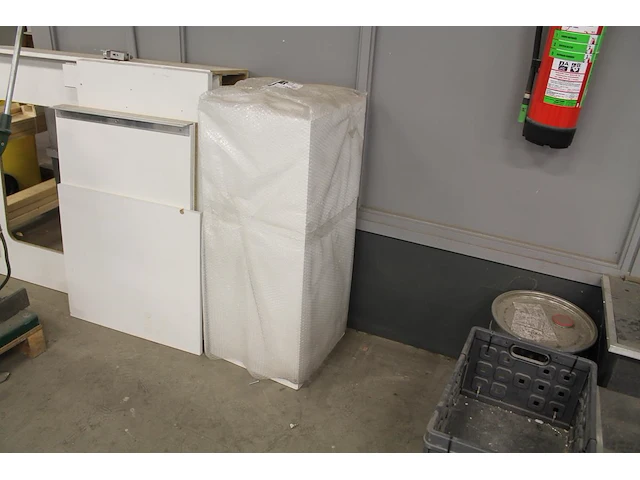 Houten showzuil 40 x 40 x 105 cm. - afbeelding 1 van  2