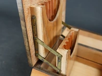 Houten sigarettenkistje met interieur - afbeelding 4 van  5