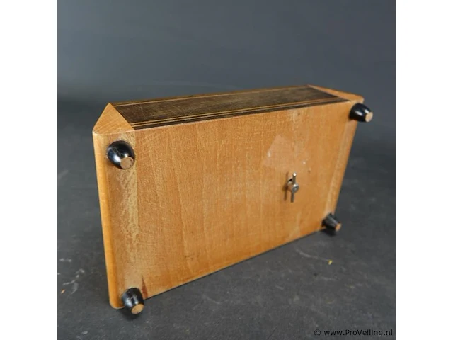 Houten sigarettenkistje met interieur - afbeelding 5 van  5