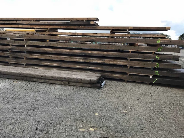 Houten spant 18x120x1840cm - afbeelding 1 van  6