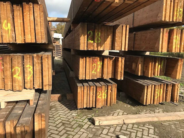 Houten spanten 13.5x55x1060cm (6x) - afbeelding 1 van  4