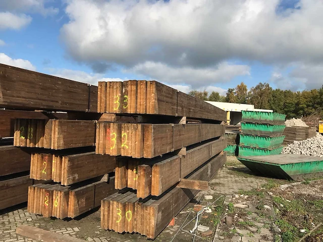 Houten spanten 13.5x55x1060cm (6x) - afbeelding 4 van  5