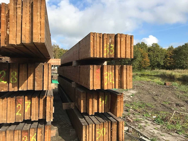 Houten spanten 13.5x55x1060cm (6x) - afbeelding 1 van  3