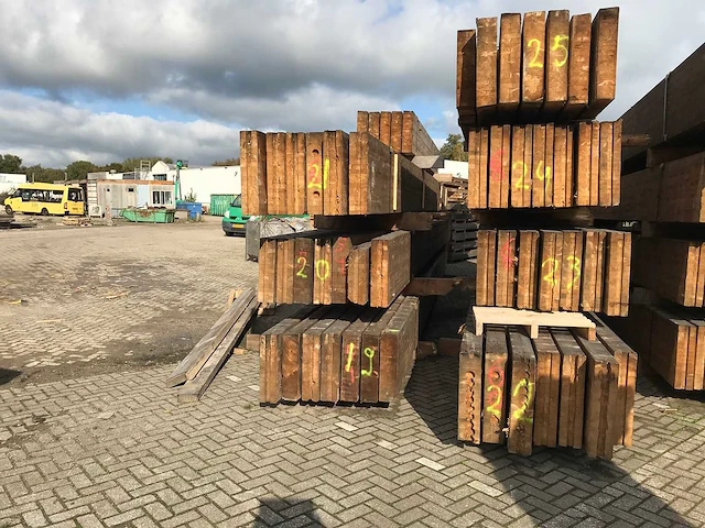 Houten spanten 13.5x55x1210cm (6x) - afbeelding 2 van  3