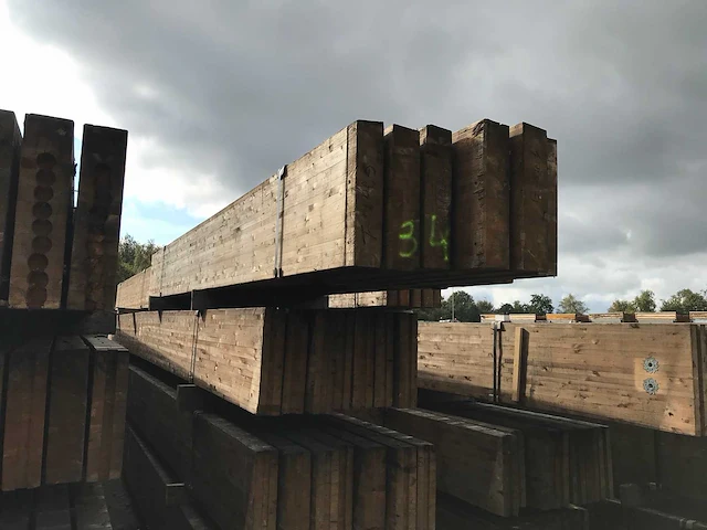 Houten spanten 13.5x55x620cm (6x) - afbeelding 1 van  2