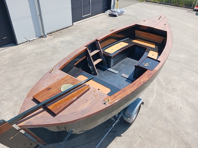 Houten spitsgat sloep met bun - afbeelding 4 van  36