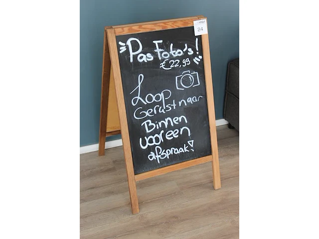 Houten stoepbord met hoogte 85 cm. - afbeelding 2 van  2