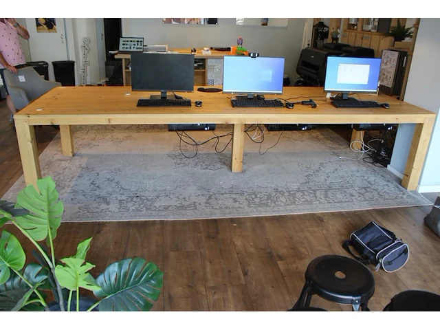 Houten tafel. afmeting 350 x 120 x 76 cm. - afbeelding 4 van  8
