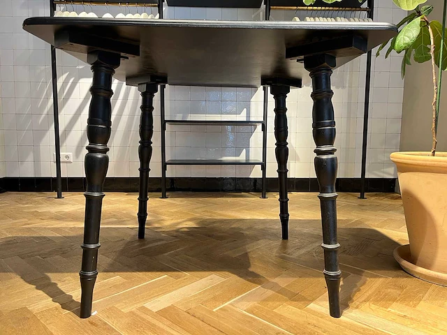 Houten tafel - afbeelding 2 van  5