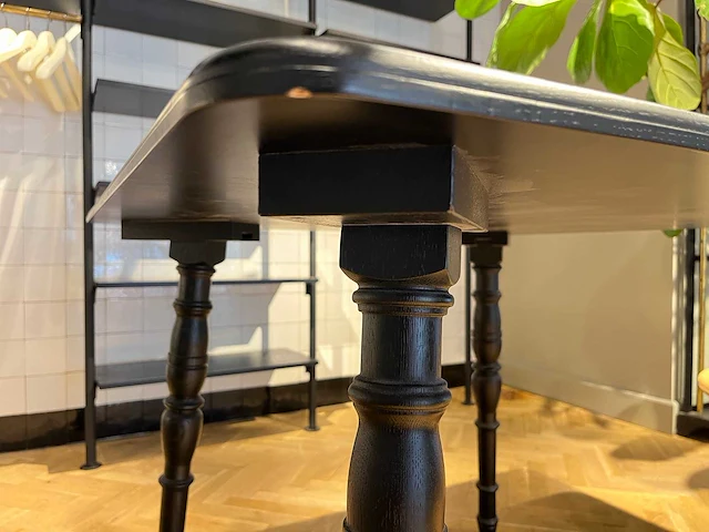 Houten tafel - afbeelding 4 van  5