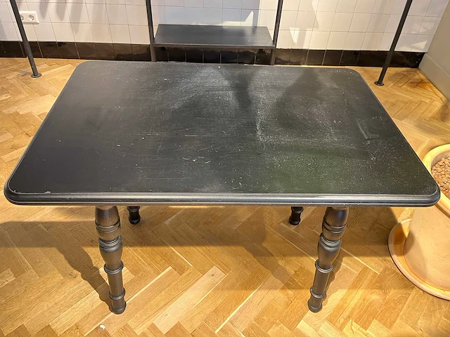 Houten tafel - afbeelding 2 van  5