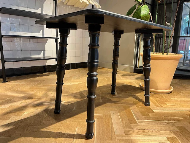 Houten tafel - afbeelding 1 van  6
