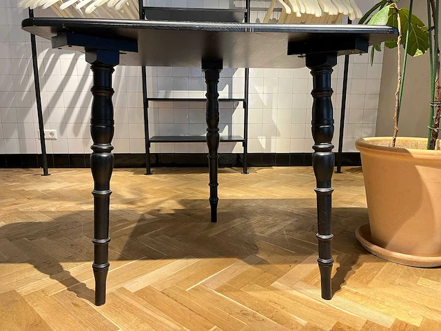 Houten tafel - afbeelding 1 van  6