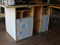 Houten toonbank. afmeting 200 x 100 x 112 cm. - afbeelding 1 van  2
