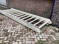Houten trap - 3930 x 1010 mm - ladders and stairs - afbeelding 1 van  4