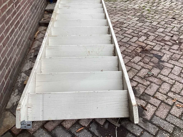 Houten trap - 3930 x 1010 mm - ladders and stairs - afbeelding 4 van  4