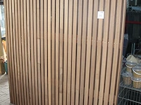 Houten tuinscherm 180 x 180 cm. let op: zijlat beschadigd - afbeelding 2 van  3