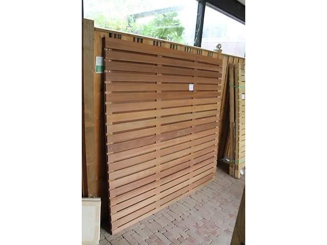 Houten tuinscherm 180 x 180 cm. - afbeelding 2 van  2