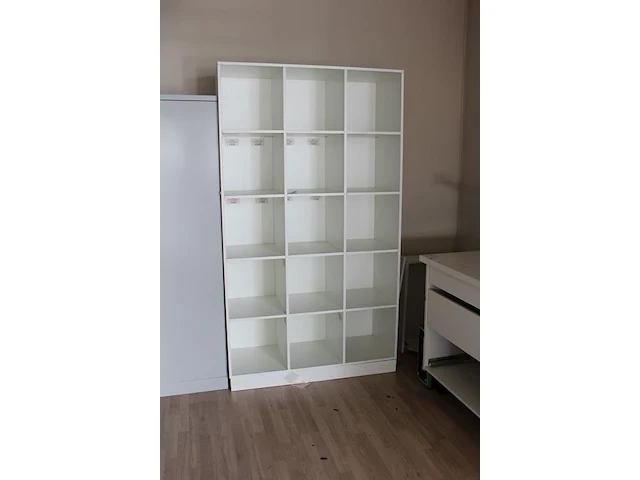 Houten vakkenkast afm. 125 x 50 x 220 cm - afbeelding 2 van  2