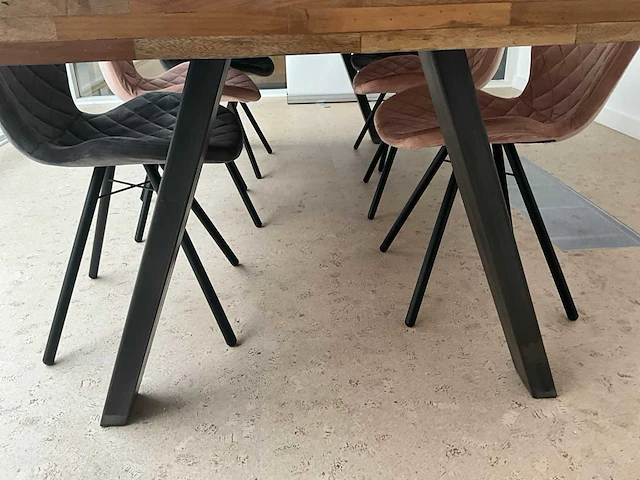 Houten vergadertafel met stoelen - afbeelding 4 van  8