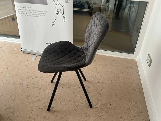 Houten vergadertafel met stoelen - afbeelding 8 van  8