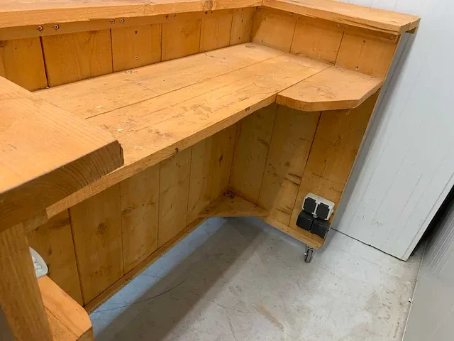 Houten verrijdbare bar - afbeelding 3 van  5