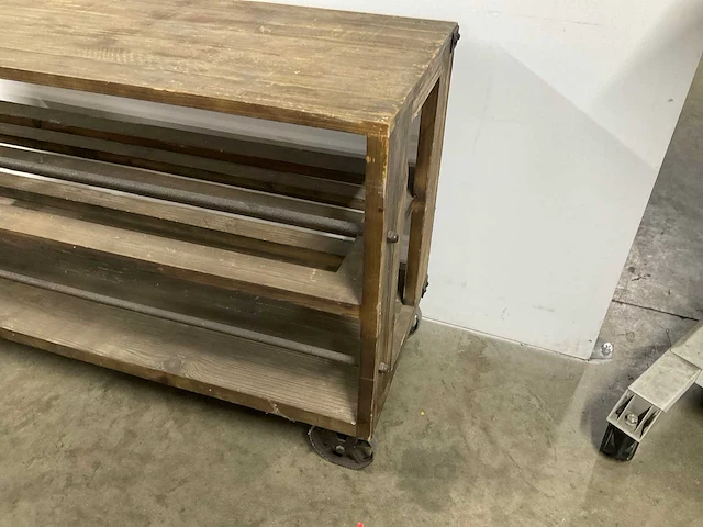 Houten verrijdbare sidetable - afbeelding 3 van  4