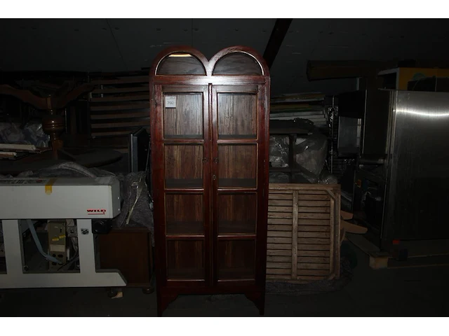Houten vitrinekast. afmeting 80 x 35 x 195 cm. - afbeelding 1 van  2