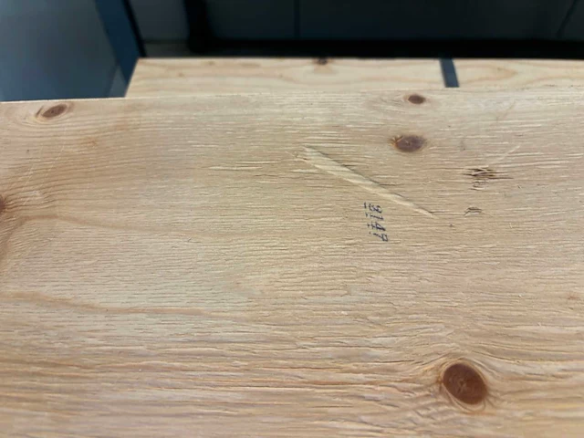 Houten vloer grenen 80m² - afbeelding 4 van  6