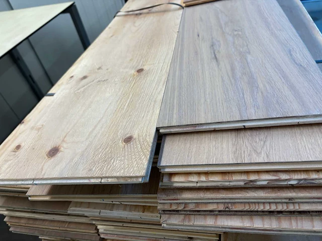 Houten vloer grenen 80m² - afbeelding 5 van  6
