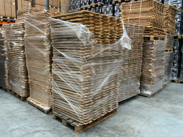 Houten vlonder ca 1100x1000mm (1000x) - afbeelding 1 van  12