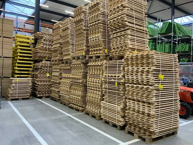 Houten vlonder ca. 425 stuks - afbeelding 1 van  7