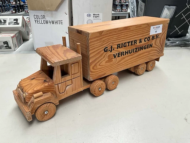 Houten vrachtwagen - afbeelding 1 van  5