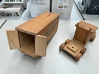 Houten vrachtwagen - afbeelding 3 van  5