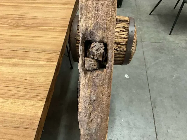 Houten wagenwiel - afbeelding 5 van  5