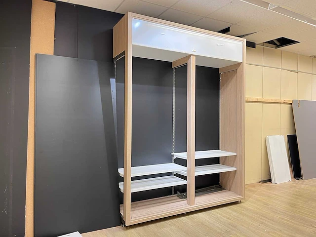 Houten wandkast met achterwand - afbeelding 1 van  8