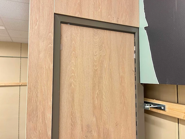 Houten wandkast met achterwand - afbeelding 7 van  8