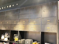 Houten wandkast met laden - afbeelding 7 van  10