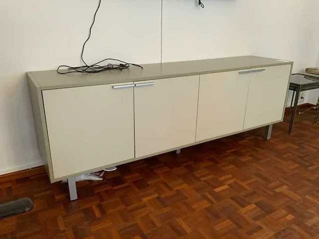 Houten wandkast - afbeelding 1 van  4