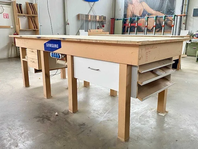 Houten werkbank - afbeelding 1 van  6