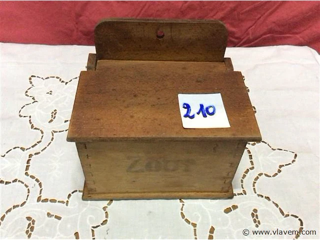 Houten zoutvat - afbeelding 1 van  2