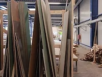 Houtopslag met diverse hout - afbeelding 5 van  7