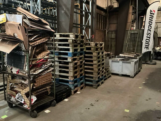 Hout/pallets/kratten - afbeelding 1 van  14