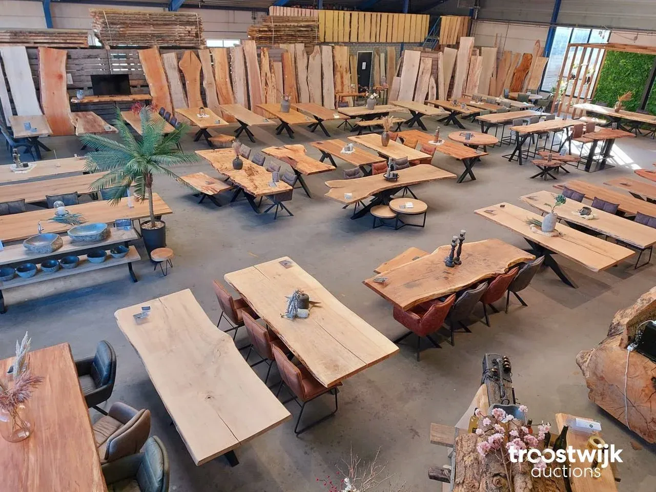 Houtveiling eiken, azobe, thermowood en boomstamtafels
