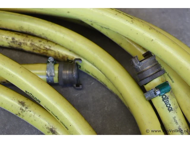 Hozelock super tricoflex ultimate robuuste waterslangen incl. wilo waterpomp type wj-202-em-b & sproeier op statief - afbeelding 7 van  10