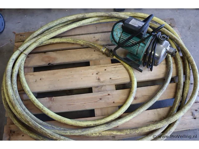 Hozelock super tricoflex ultimate robuuste waterslangen incl. wilo waterpomp type wj-202-em-b & sproeier op statief - afbeelding 10 van  10