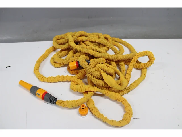 Hozelock superhoze uitbreidingsslang 40 m: flexibele slang strekt zich uit tot 3x originele lengte met 2 aquastop-fittingen - afbeelding 5 van  6