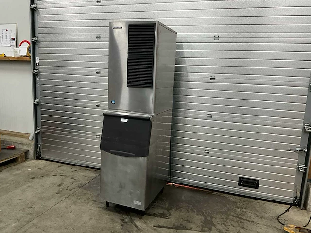 Hozhizaki km-650mah-e ijsblokjesmachine - afbeelding 1 van  7