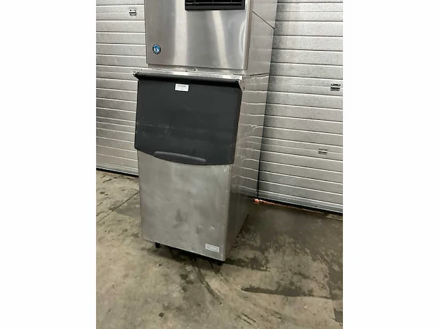 Hozhizaki km-650mah-e ijsblokjesmachine - afbeelding 4 van  7
