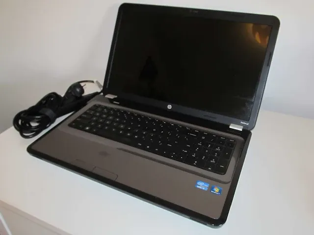 Hp - g7 17,3” i5 8gb ram ssd win10 - laptop - afbeelding 1 van  4